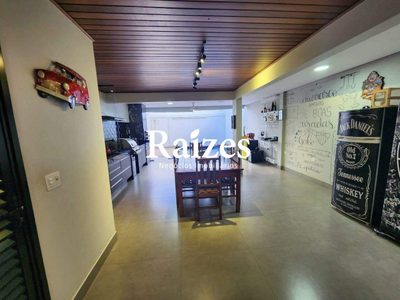 Casa, 3 quartos, 198 m² - Foto 4