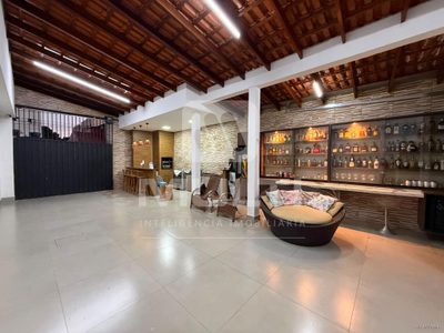 Casa, 3 quartos, 252 m² - Foto 5