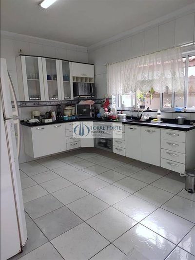 Casa, 3 quartos, 198 m² - Foto 1