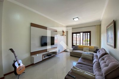 Casa, 3 quartos, 175 m² - Foto 1