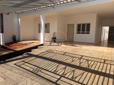 Casa, 3 quartos, 280 m² - Foto 1