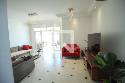 Casa, 3 quartos, 200 m² - Foto 1
