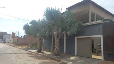 Casa, 4 quartos, 220 m² - Foto 1