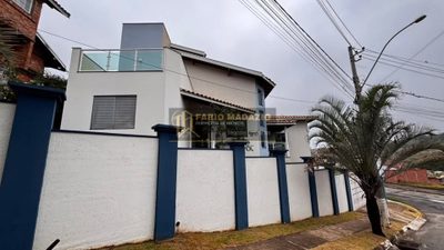 Casa, 3 quartos, 238 m² - Foto 1