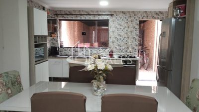Sobrado, 2 quartos, 250 m² - Foto 1