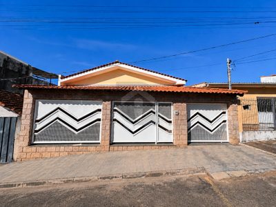 Casa, 3 quartos, 230 m² - Foto 1