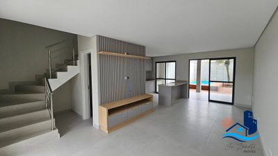 Sobrado, 4 quartos, 216 m² - Foto 1