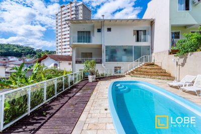 Casa, 4 quartos, 630 m² - Foto 1