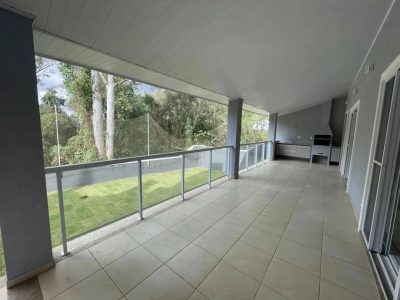 Casa, 4 quartos, 230 m² - Foto 1