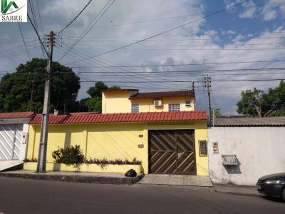 Casa, 4 quartos, 241 m² - Foto 1