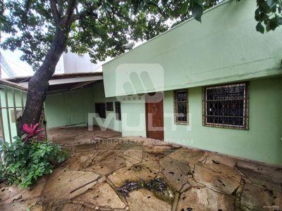 Casa, 4 quartos, 232 m² - Foto 1