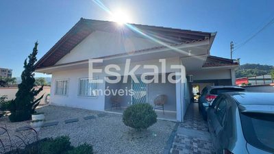 Casa, 3 quartos, 428 m² - Foto 1