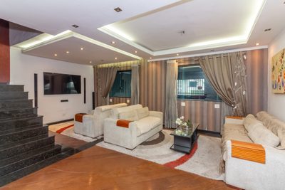 Sobrado, 3 quartos, 324 m² - Foto 1