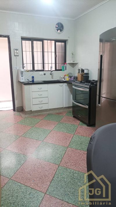 Casa, 2 quartos, 200 m² - Foto 1