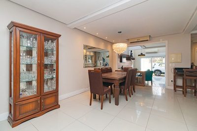 Casa, 3 quartos, 146 m² - Foto 1
