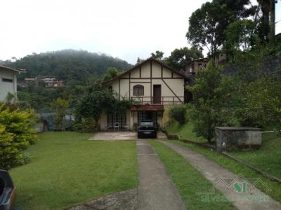 Casa, 5 quartos, 220 m² - Foto 1