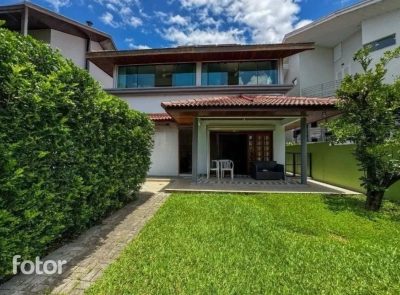 Casa, 3 quartos, 256 m² - Foto 1