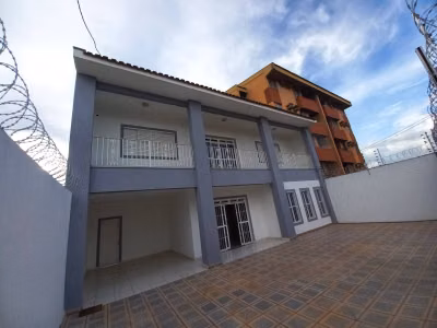 Casa, 8 quartos, 650 m² - Foto 1
