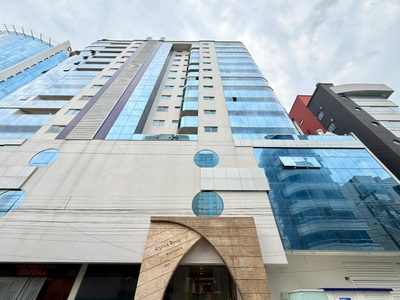 Apartamento, 3 quartos, 202 m² - Foto 2