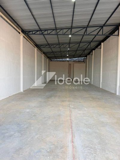 Depósito-Galpão, 200 m² - Foto 1