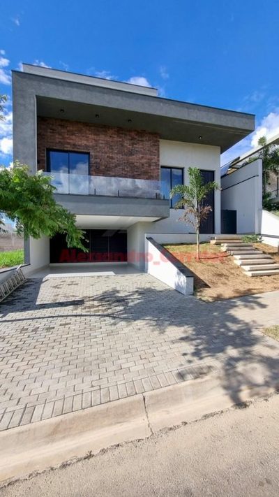 Sobrado, 3 quartos, 216 m² - Foto 1