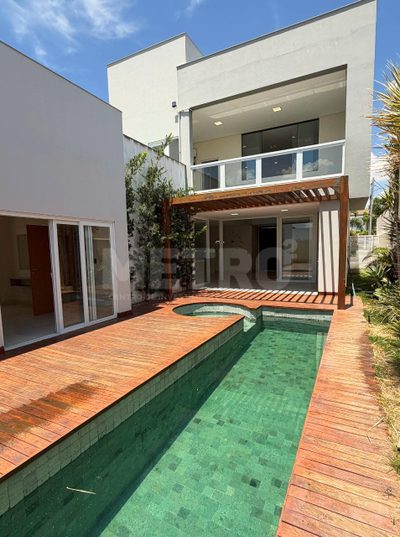 Casa, 4 quartos, 260 m² - Foto 1