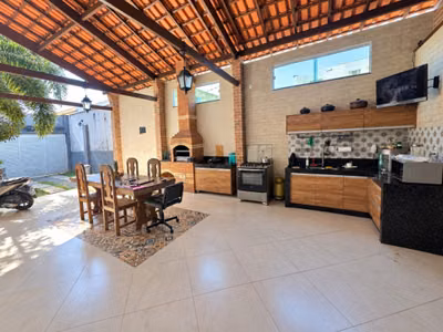Casa, 4 quartos, 225 m² - Foto 2