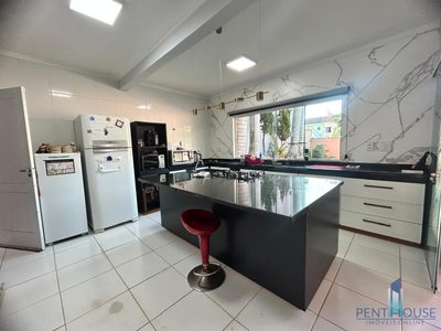Casa, 3 quartos, 240 m² - Foto 4