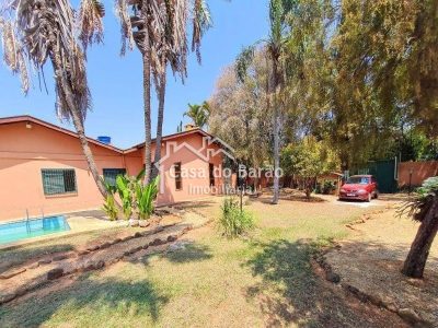 Casa, 6 quartos, 256 m² - Foto 1