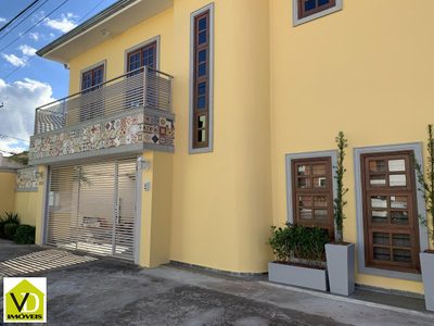 Sobrado, 3 quartos, 240 m² - Foto 1