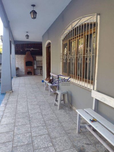 Casa, 3 quartos, 245 m² - Foto 1