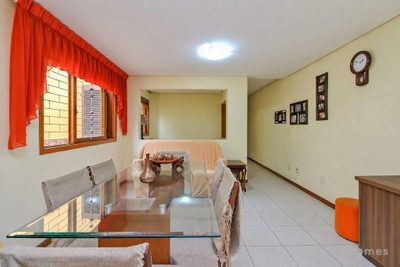 Casa, 3 quartos, 219 m² - Foto 2