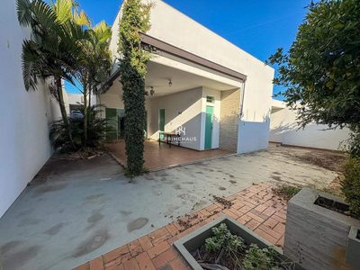 Casa, 4 quartos, 297 m² - Foto 1