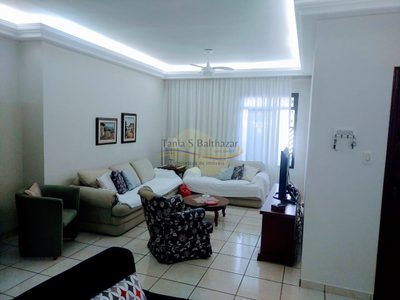 Casa, 3 quartos, 200 m² - Foto 1