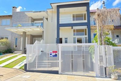 Casa, 3 quartos, 230 m² - Foto 1