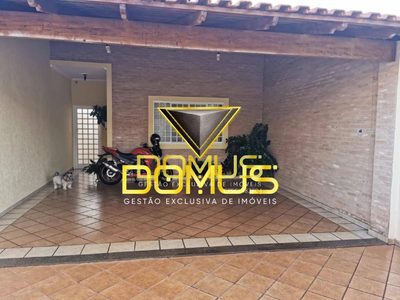 Casa, 3 quartos, 202 m² - Foto 1