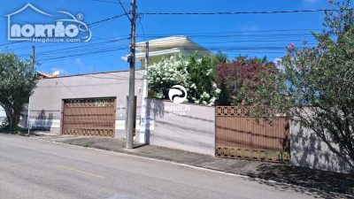 Casa, 4 quartos, 275 m² - Foto 1