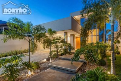 Casa, 1 quarto, 249 m² - Foto 1