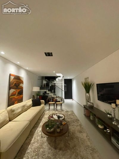 Casa, 1 quarto, 242 m² - Foto 2