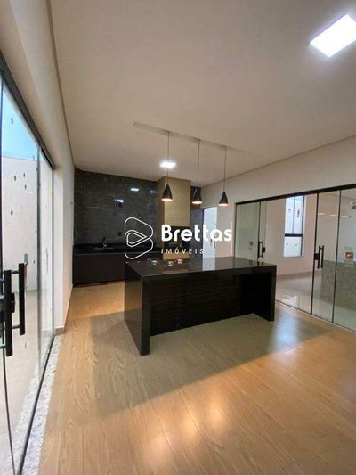 Casa, 3 quartos, 193 m² - Foto 1