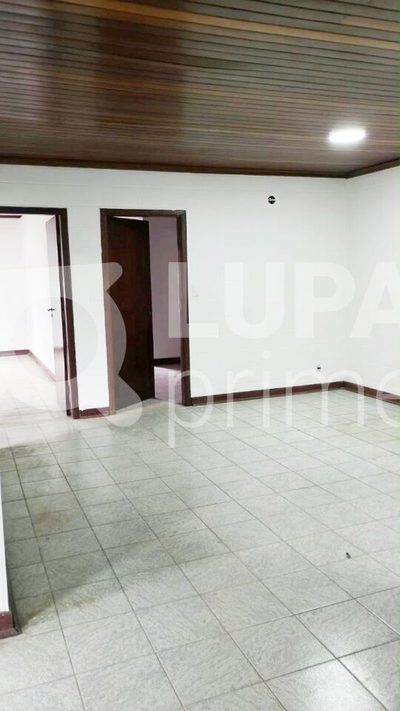 Casa, 2 quartos, 380 m² - Foto 1