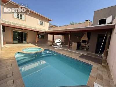 Casa, 6 quartos, 230 m² - Foto 1