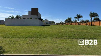 Loteamento e Condomínio, 450 m² - Foto 1