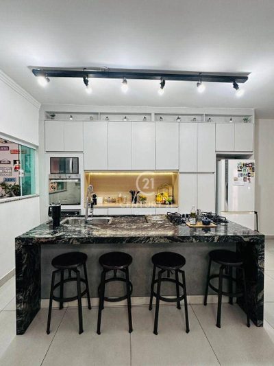 Casa, 3 quartos, 170 m² - Foto 2