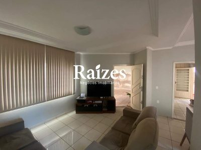 Casa, 3 quartos, 180 m² - Foto 1