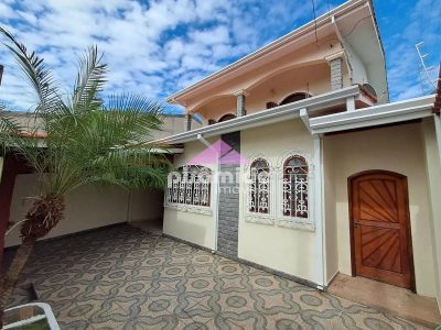 Casa, 5 quartos, 213 m² - Foto 1