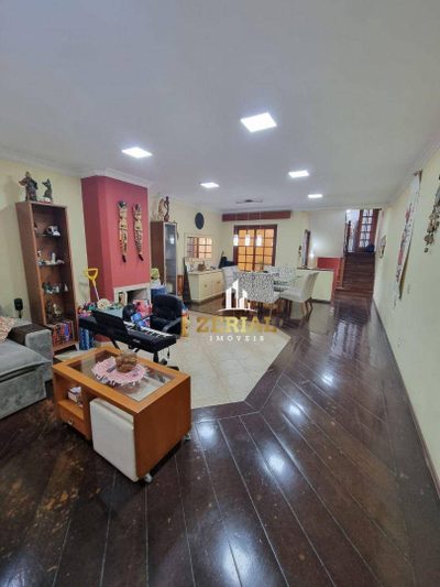 Sobrado, 3 quartos, 330 m² - Foto 1