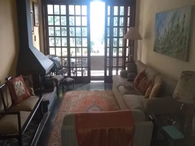Casa, 3 quartos, 210 m² - Foto 1