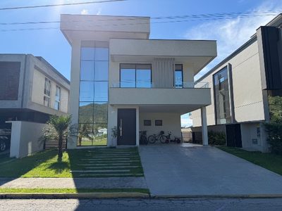 Casa, 4 quartos, 324 m² - Foto 1