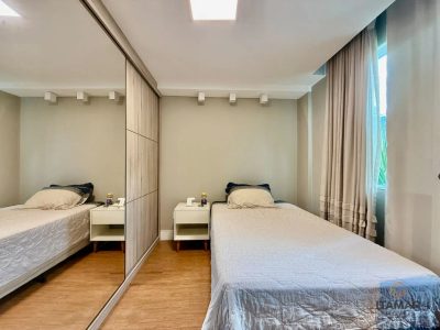 Casa, 4 quartos, 288 m² - Foto 1